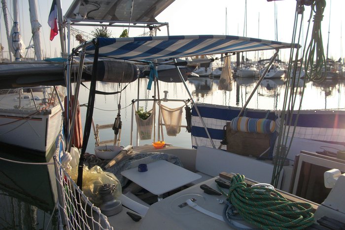 100_5976.JPG (1.68 Mio) Consulté 93163 fois notre bimini fait " maison " !!!!