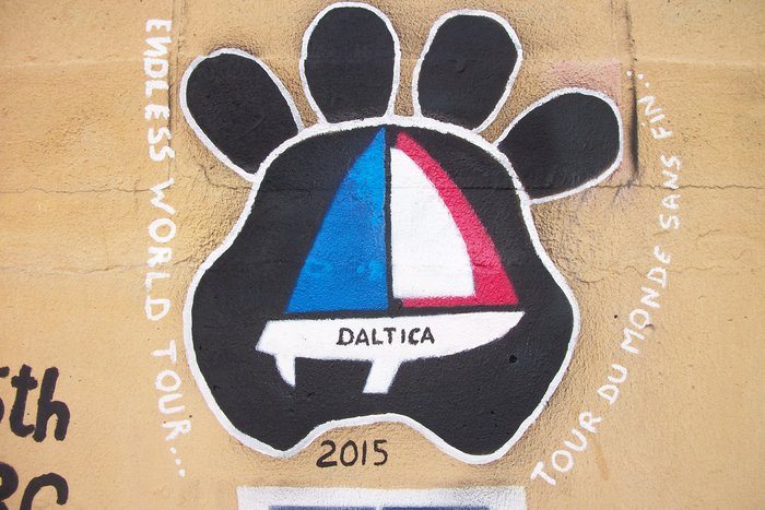 Notre "logo" peint sur le mur de las palmas gran canaria